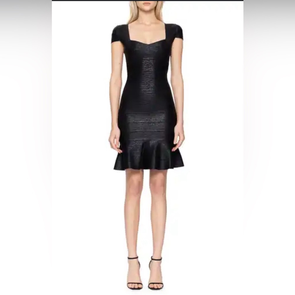 HERVÉ LÉGER
Fluted coated bandage dress